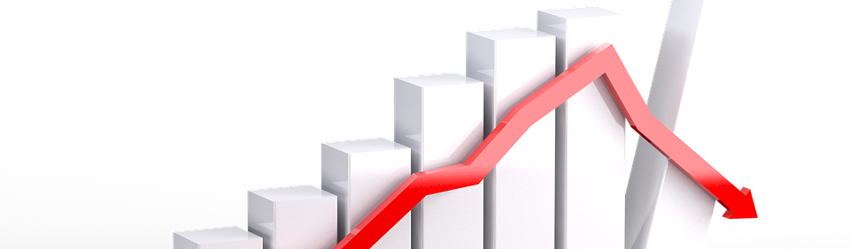 Crise insolúvel: desemprego e desalento crescem e país vê produção industrial derreter