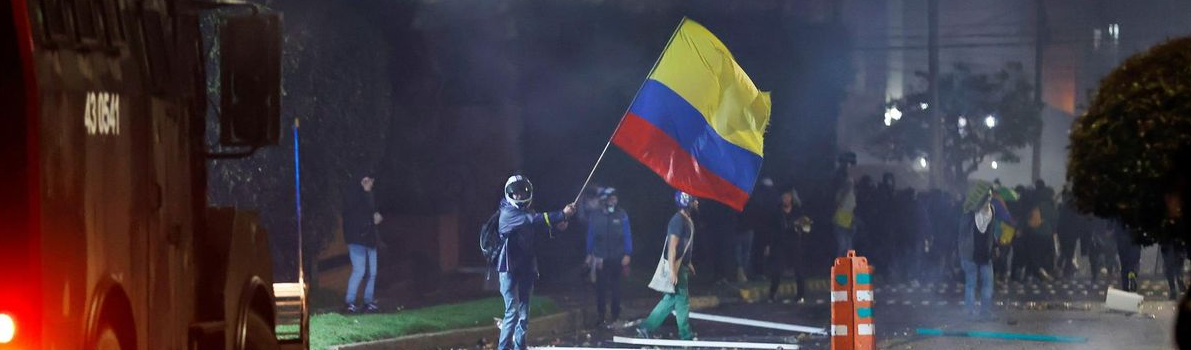 "Não sei se é pior morrer de vírus ou bala de fuzil", diz pré-candidata à presidência sobre massacre e protestos na Colômbia