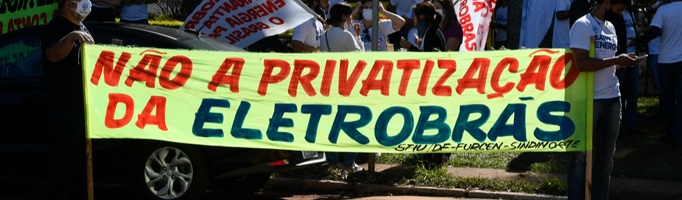 Em greve, trabalhadores da Eletrobras dizem que retirada de direitos visa privatização