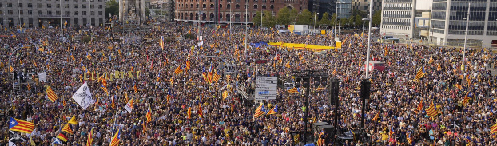 Dia Nacional da Catalunha: milhares reforçam grito por independência nas ruas de Barcelona