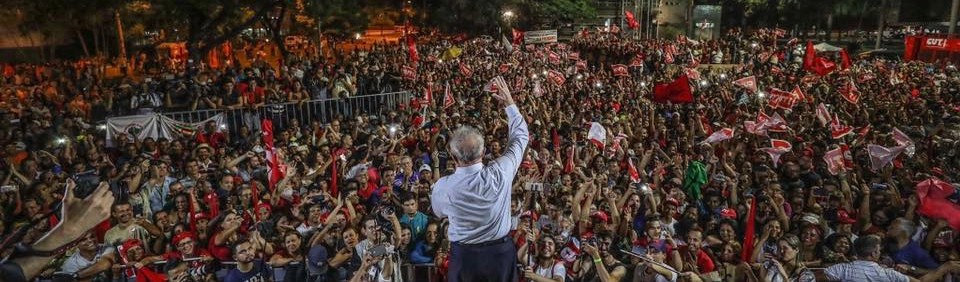 Não adianta chorar, é preciso brigar porque só a luta do povo resolve, diz Lula