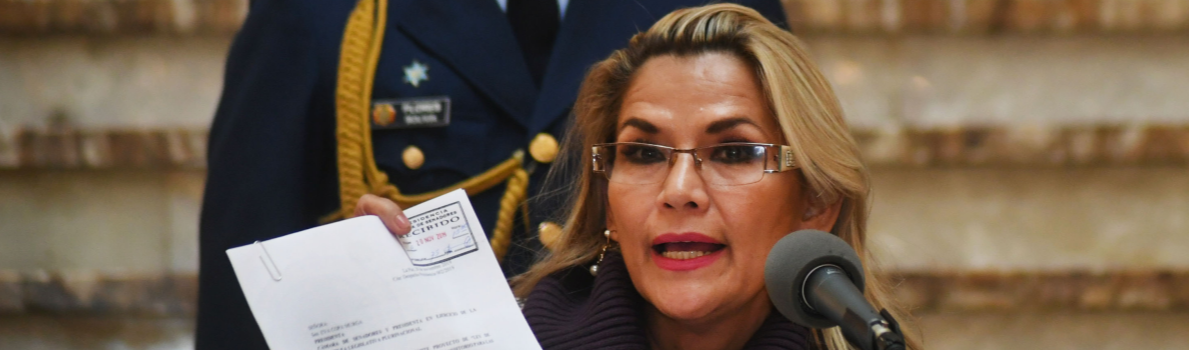 As duas faces de Jeanine Áñez: autoriza massacres, mas lamenta as mortes na Bolívia