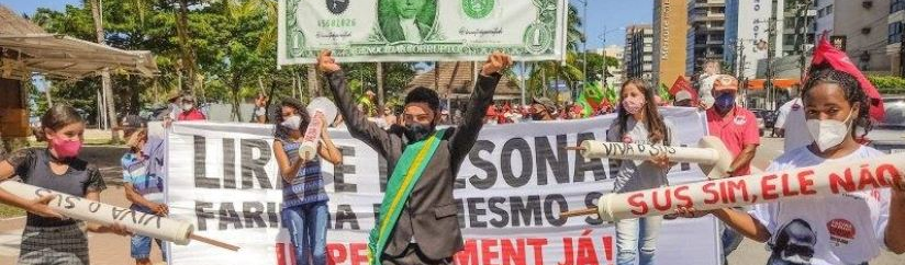 Negacionismo, fome, mortes e voto impresso: o samba de Bolsonaro para se manter no poder