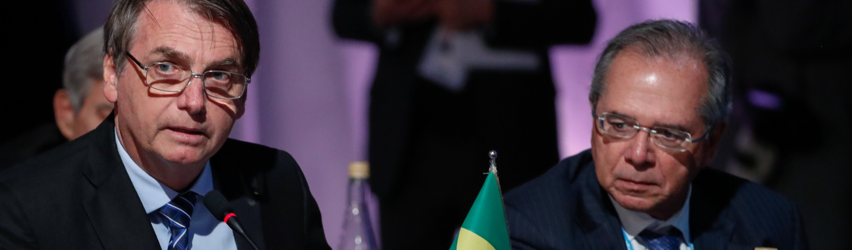 Bolsonaro-Guedes quer acabar com descontos no Imposto de Renda e taxar o PIX