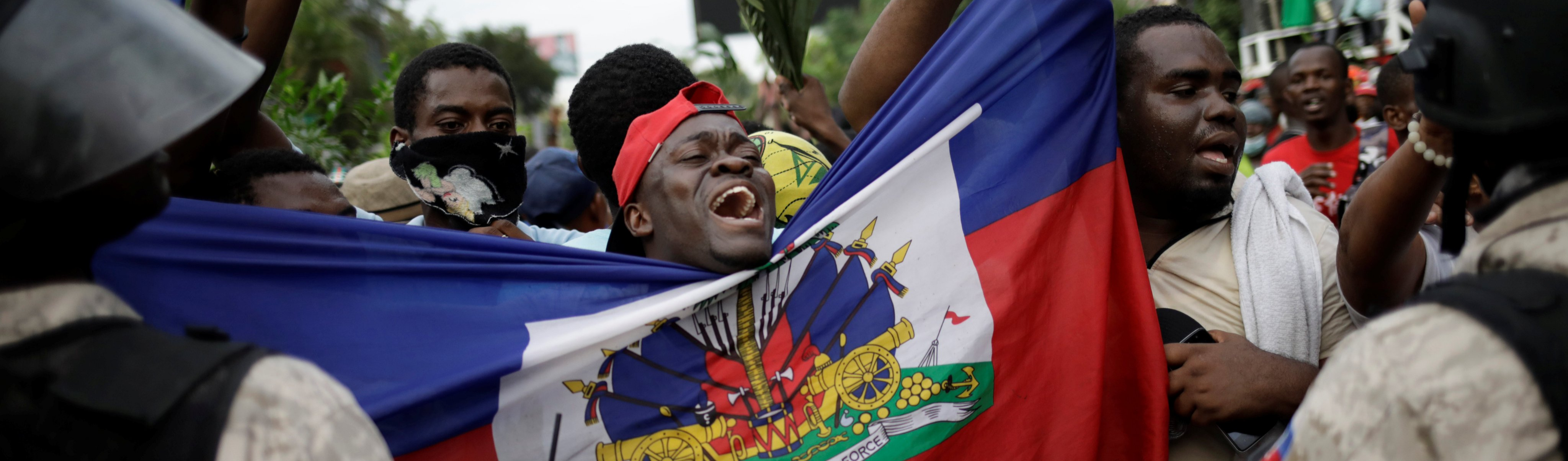 Racismo da imprensa invisibiliza protestos no Haiti, afirma sociólogo e jornalista