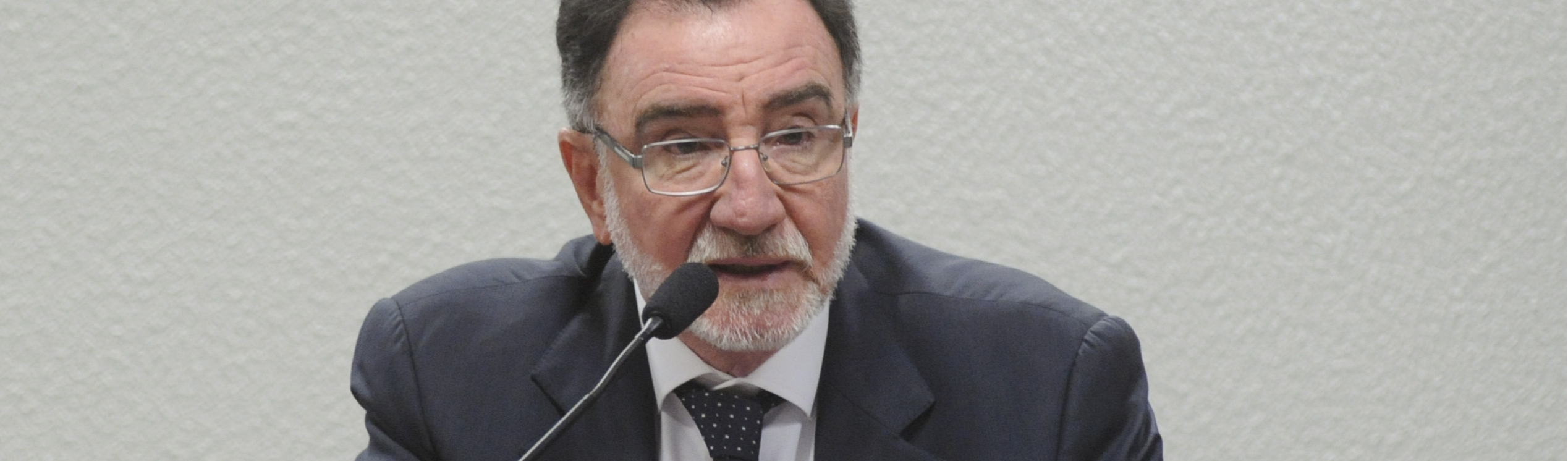 "Falta autoridade política e moral para Bolsonaro assegurar direito a vida"
