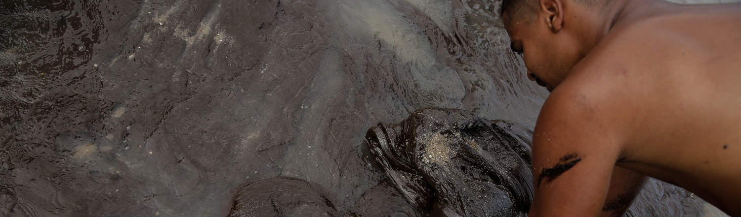 Derramamento de petróleo põe em risco comunidade quilombola em Pernambuco