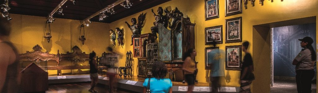 Museus Históricos e suas relações com o poder, a educação e a sociedade no Brasil
