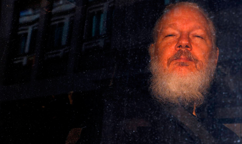 Comunicadores latino-americanos denunciam tortura e maus tratos sofridos por Assange