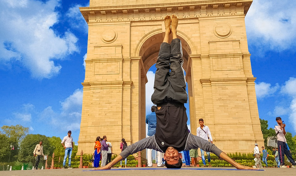 Índia: Saiba como a yoga tem sido usada pela extrema direita para consolidar seu poder