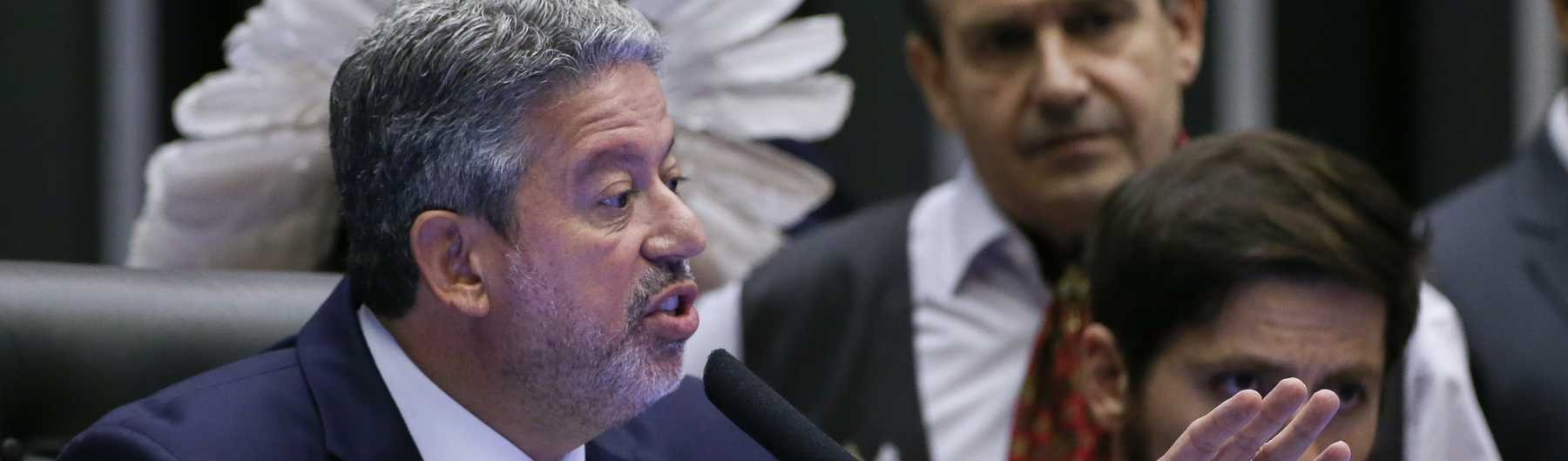 Grande mídia comemora chantagens de Lira ao Governo Lula, mas maior derrotado é o Brasil