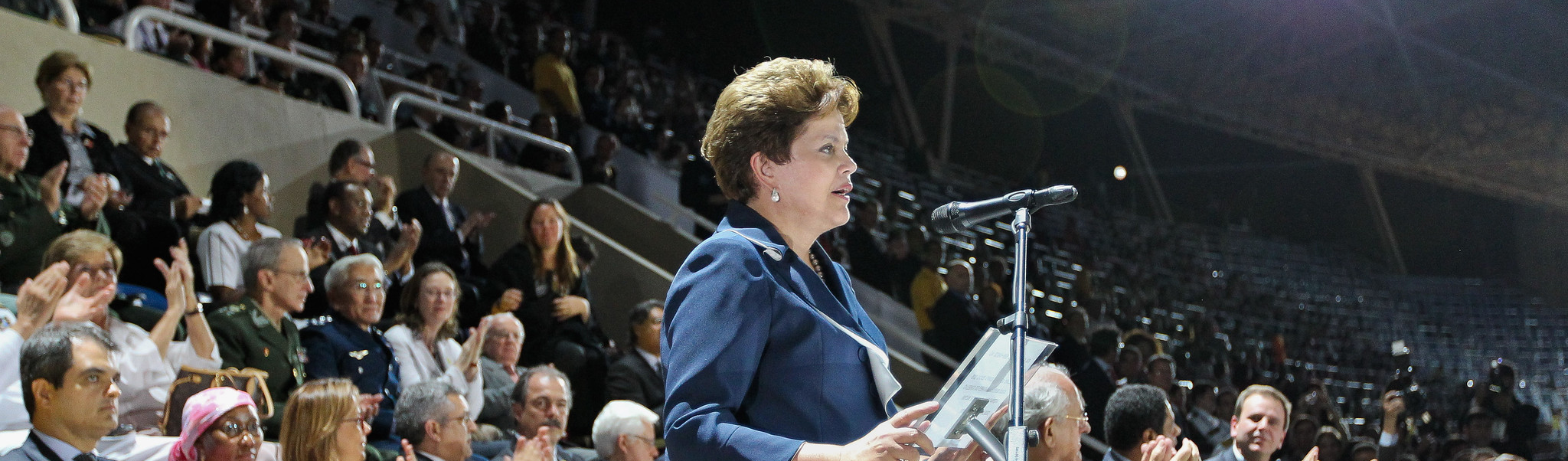 Jornalista alerta que EUA agem para derrubar Dilma Rousseff