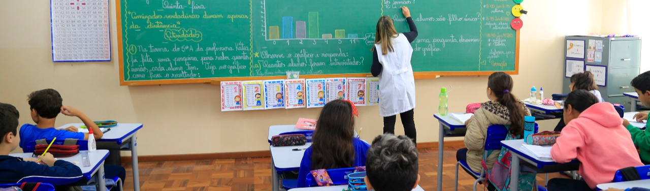 Assinado por Governo Lula, reajuste de 15% no piso dos professores é fundamental à educação