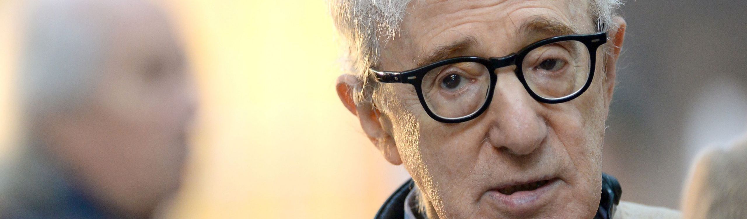 Apesar das polêmicas sobre abuso sexual, Woody Allen lança suas memórias em livro