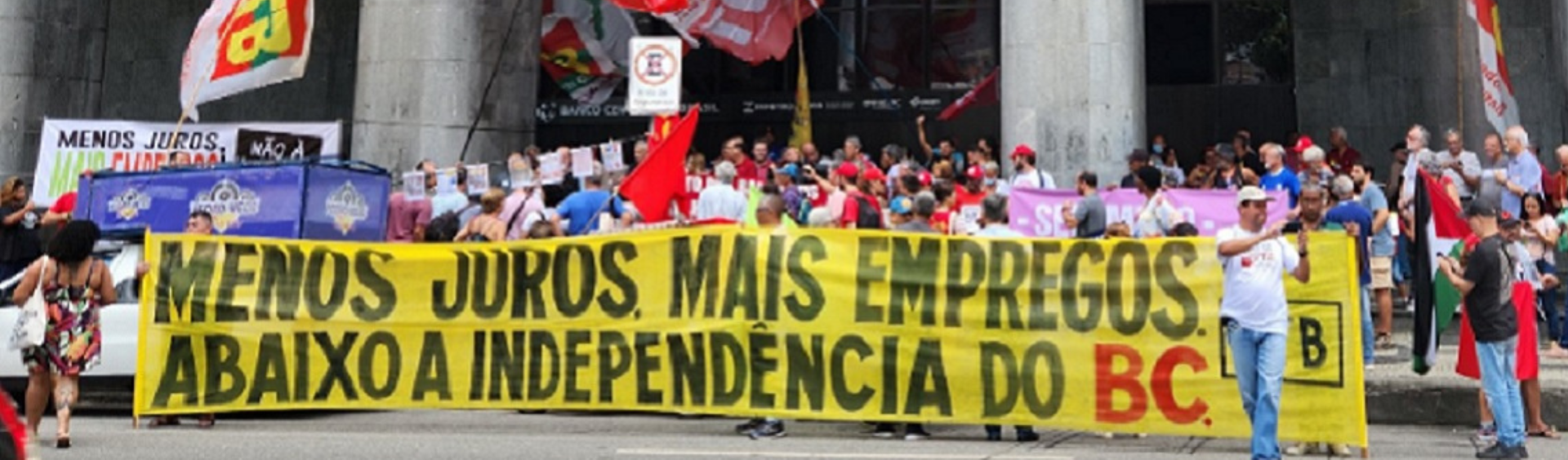 "Juros baixos e fora Campos Neto!": movimentos vão às ruas do país nesta terça (21)