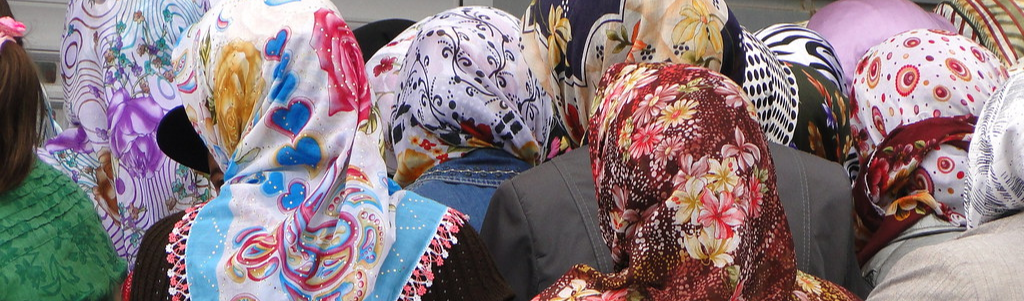 Hijabfobia e a violência contra mulheres muçulmanas que optam por usar o véu islâmico