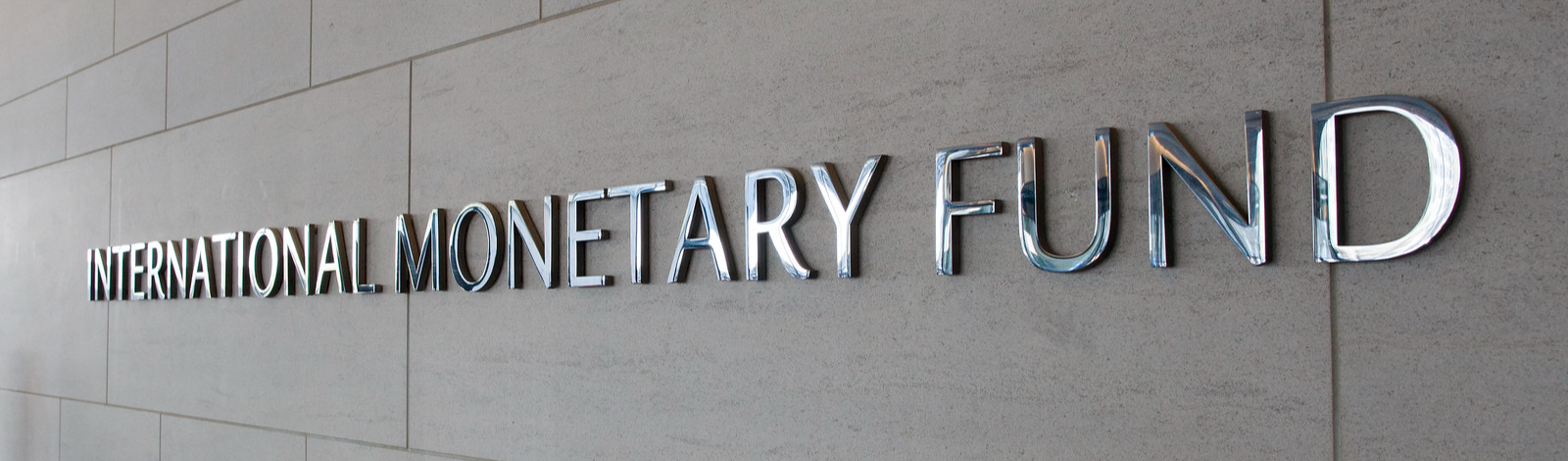 Michael Hudson: Superar o dólar exige a criação de uma instituição alternativa ao FMI