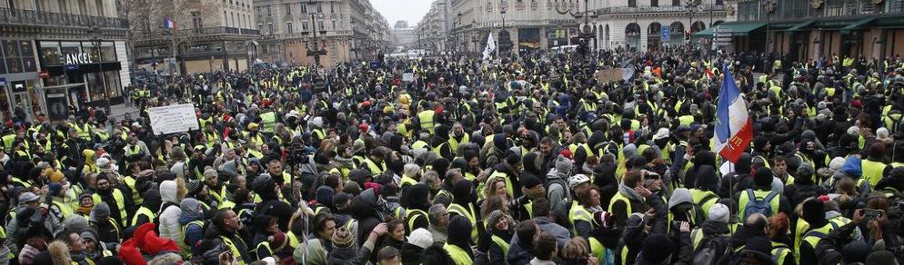 Coletes amarelos se multiplicam, repressão aumenta, mas  Macron continua perdendo