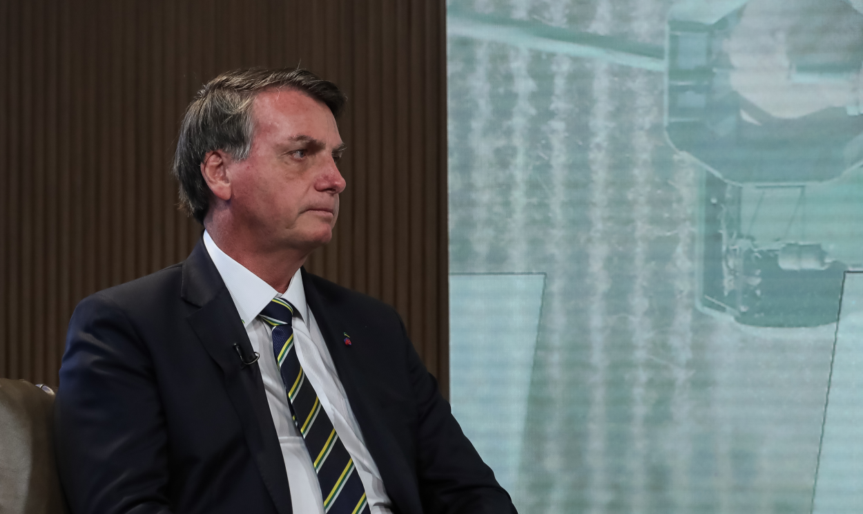Documentos mostram que rachadinha de Bolsonaro chegou a R$ 25 mil em mês eleitoral