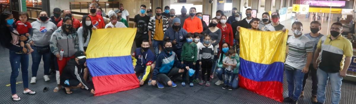 Impasse: Colombianos acampam no Aeroporto de Guarulhos aguardando voo humanitário