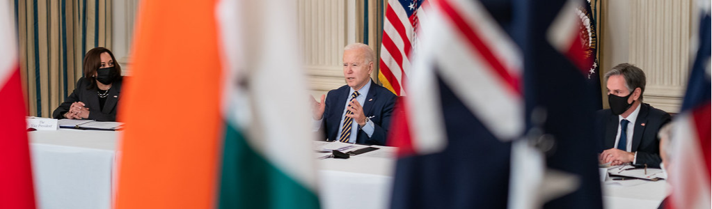 “Cubo Mágico”: Especialista analisa série de mudanças repentinas na política exterior do Governo Biden