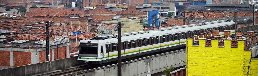 Colômbia terceiriza funções do metrô e salários são corroídos para lucro de até três empresas