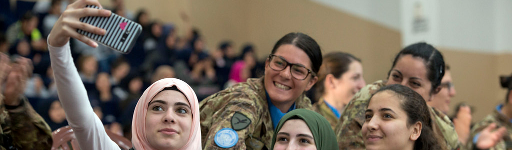 Conselho de Segurança da ONU aprova resolução sobre mulheres e paz