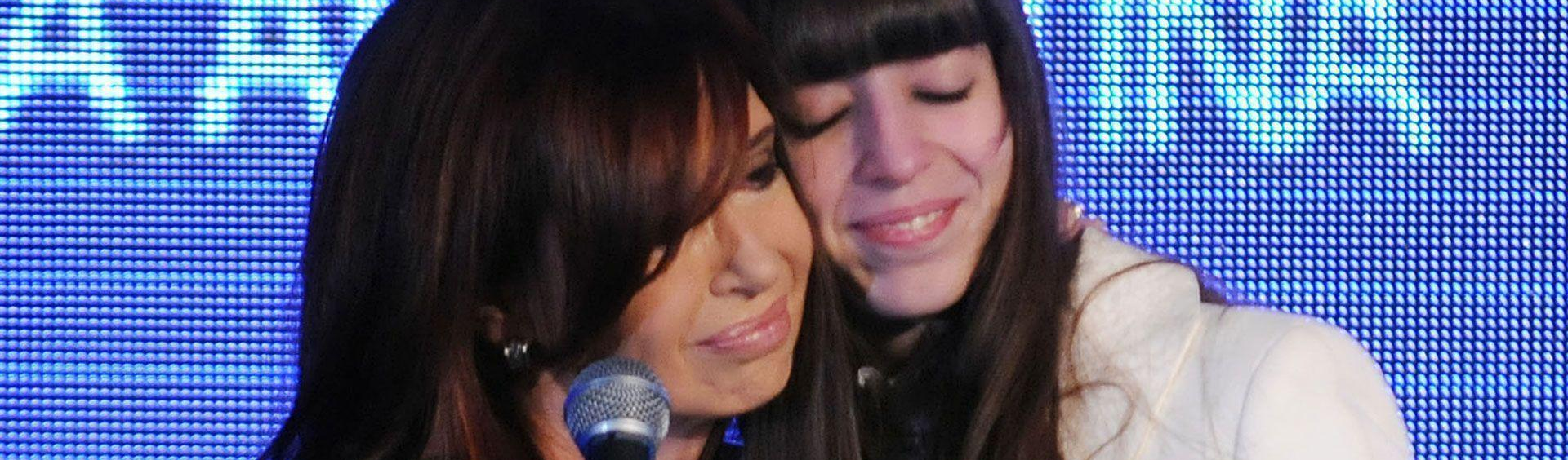 Tribunal argentino cede diante da verdade e Florencia Kirchner permanece em Cuba