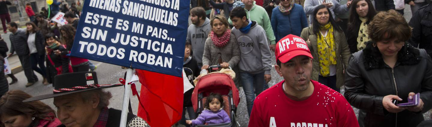 Especuladores e psicopatas: neoliberalismo fez do Chile rico um Estado pobre