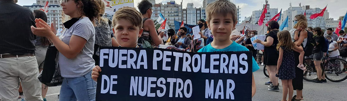 Milhares protestam contra exploração de petróleo no mar com bombas acústicas na Argentina