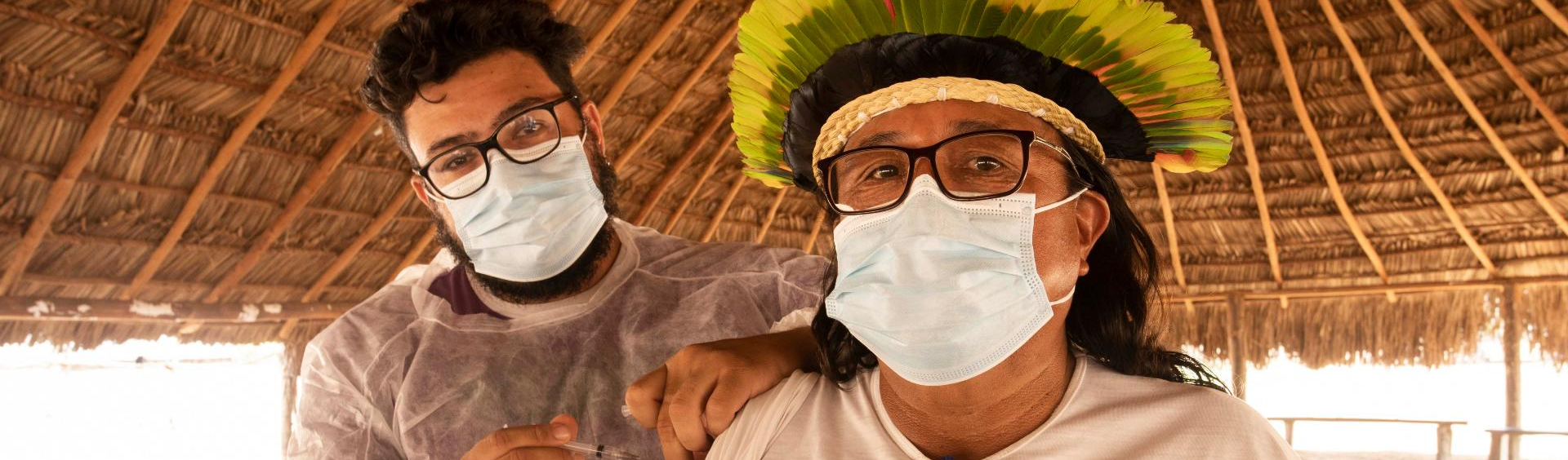 Um ano após início da vacinação, Bolsonaro só vacinou 46% da população que vive em Terras Indígenas