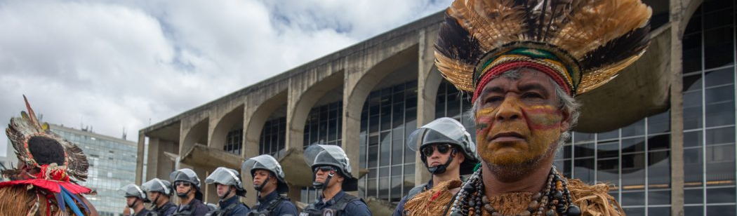 Com indígenas em Brasília, Moro manda Força Nacional para sede da Funai