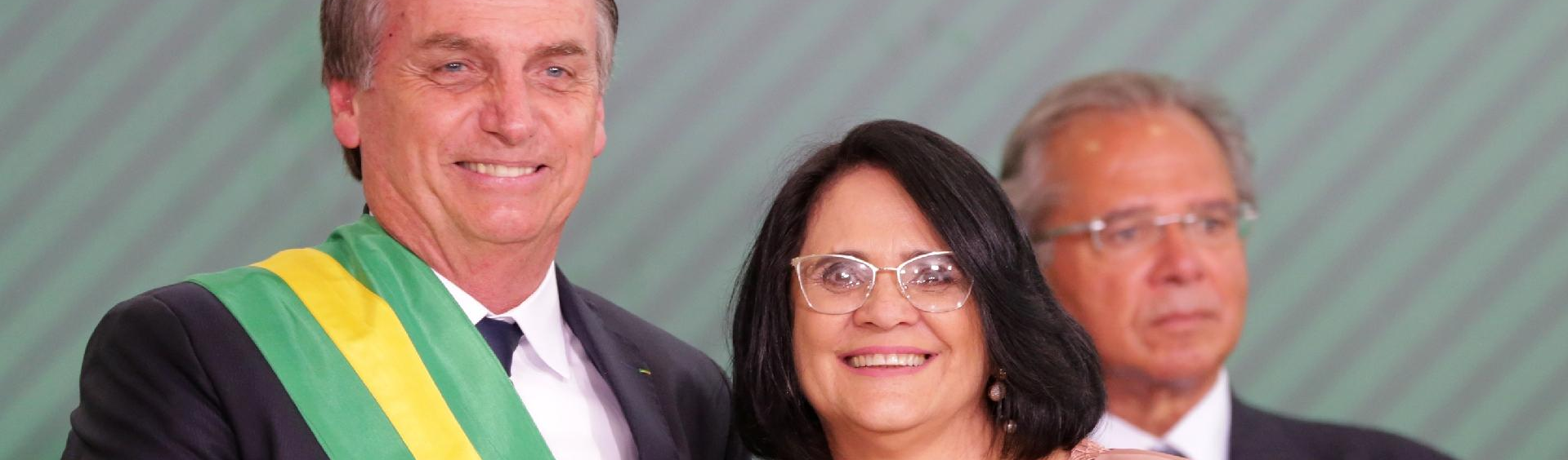 8 de março: Bolsonaro e Damares querem tirar direitos conquistados pelas mulheres