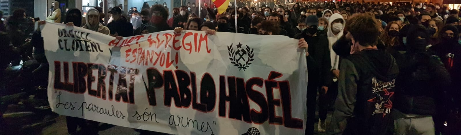 Manifestações contra prisão de Pablo Hásel acumulam saldo de 150 detidos na Espanha