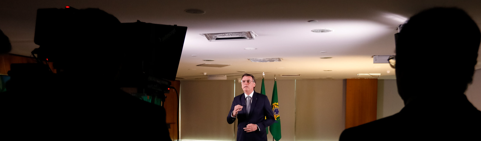 “Tiro no pé”, mentiras e falta de resposta: um balanço de Bolsonaro no último debate