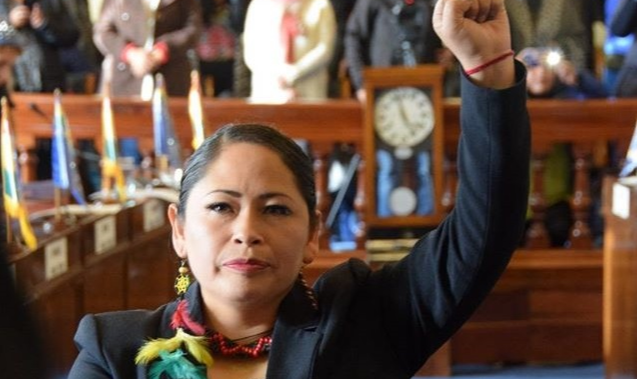 "Não podemos dizer nada, somos ameaçados com processos penais", diz senadora boliviana