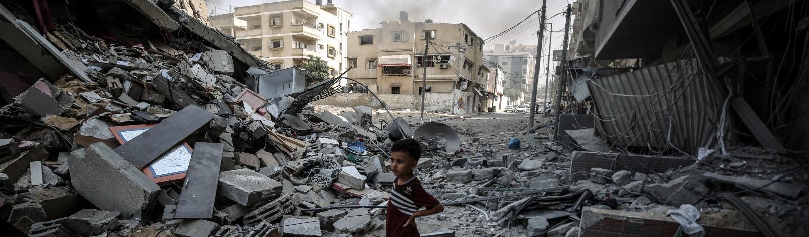 10 mil mortos, 390 mil empregos, 30 mil ton em bombas: números sobre a ofensiva contra Gaza