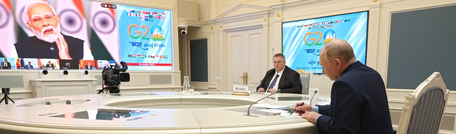 Putin: "EUA e aliados se dizem comovidos com Ucrânia. Gaza e Donbass não comovem?"