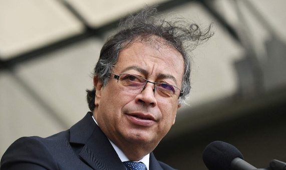 Segundo ex-procurador Eduardo Montealegre, ofensiva contra o presidente colombiano se assemelha ao ocorrido no Brasil, no Equador e na Argentina