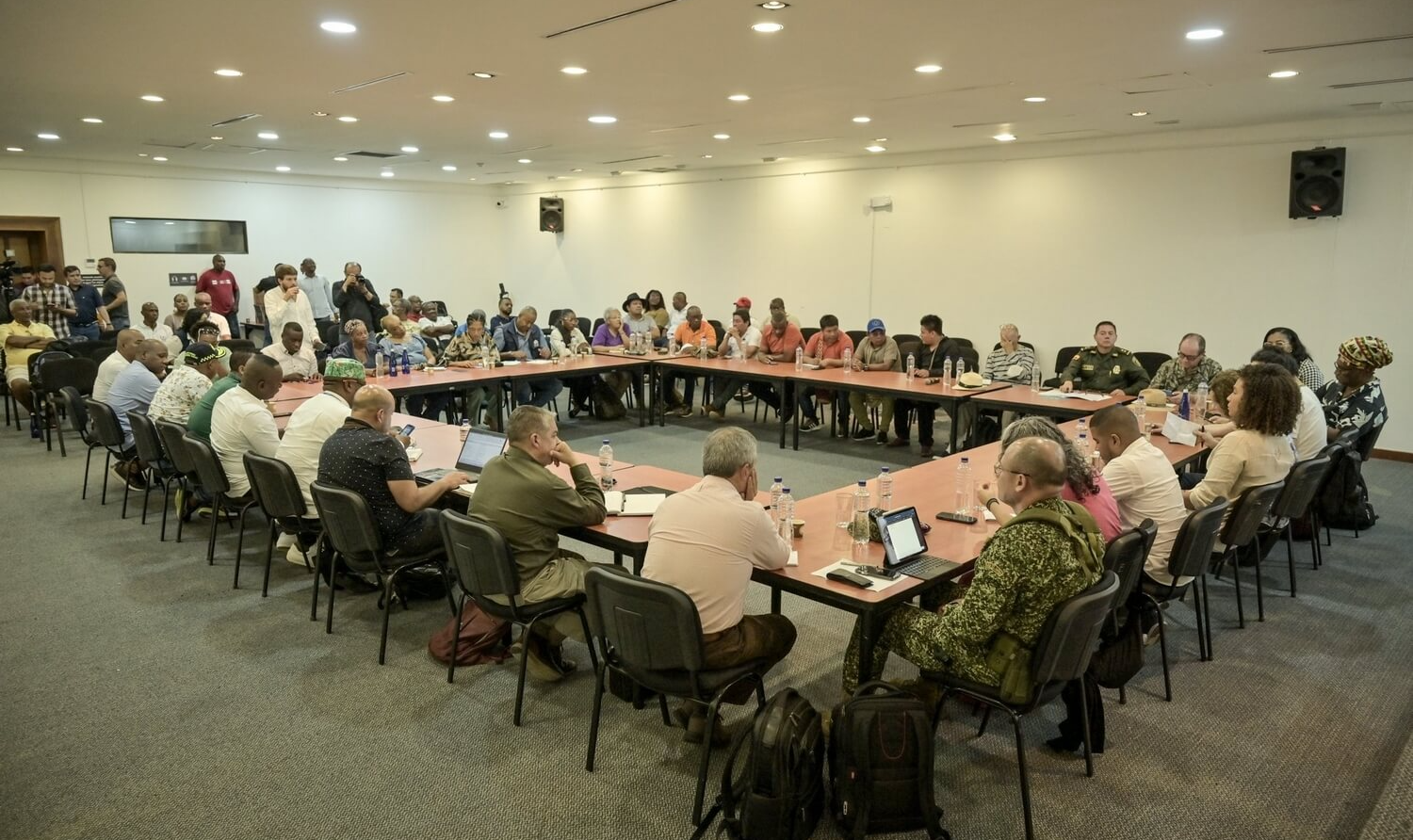 No último dia 20, o Exército de Libertação Nacional (ELN) anunciou que retiraria sua delegação da mesa de negociações