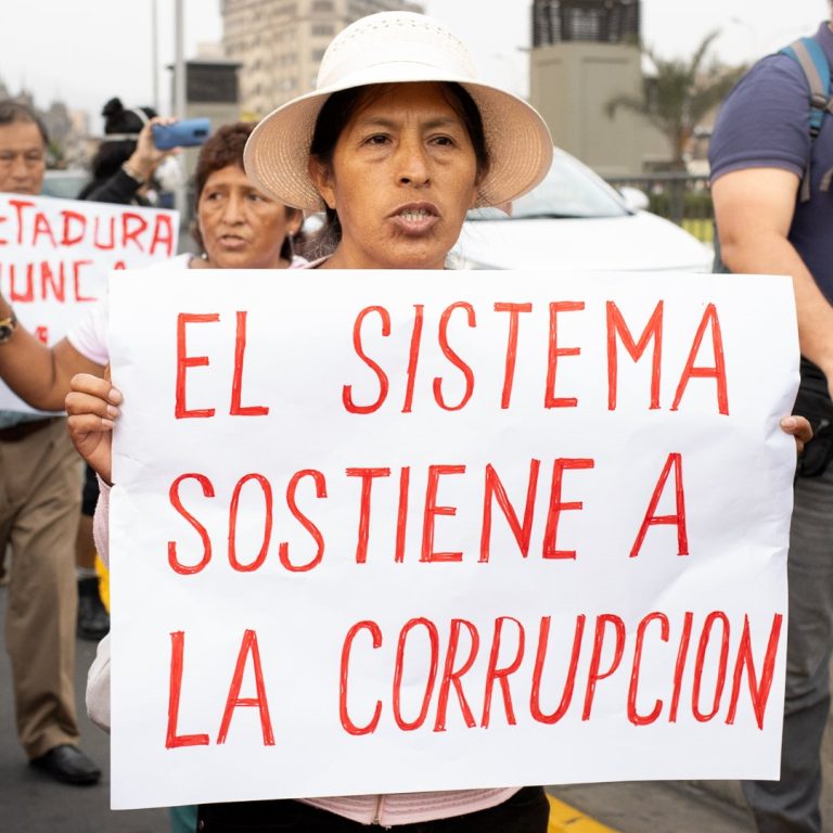 Democracia_corrupcao_Peru