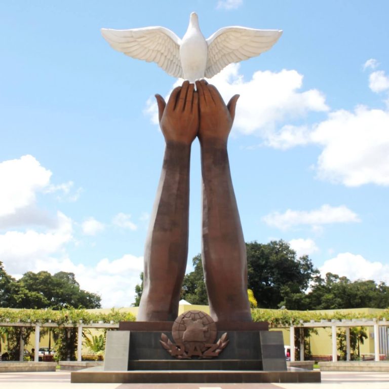 Monumento da Paz - Angola