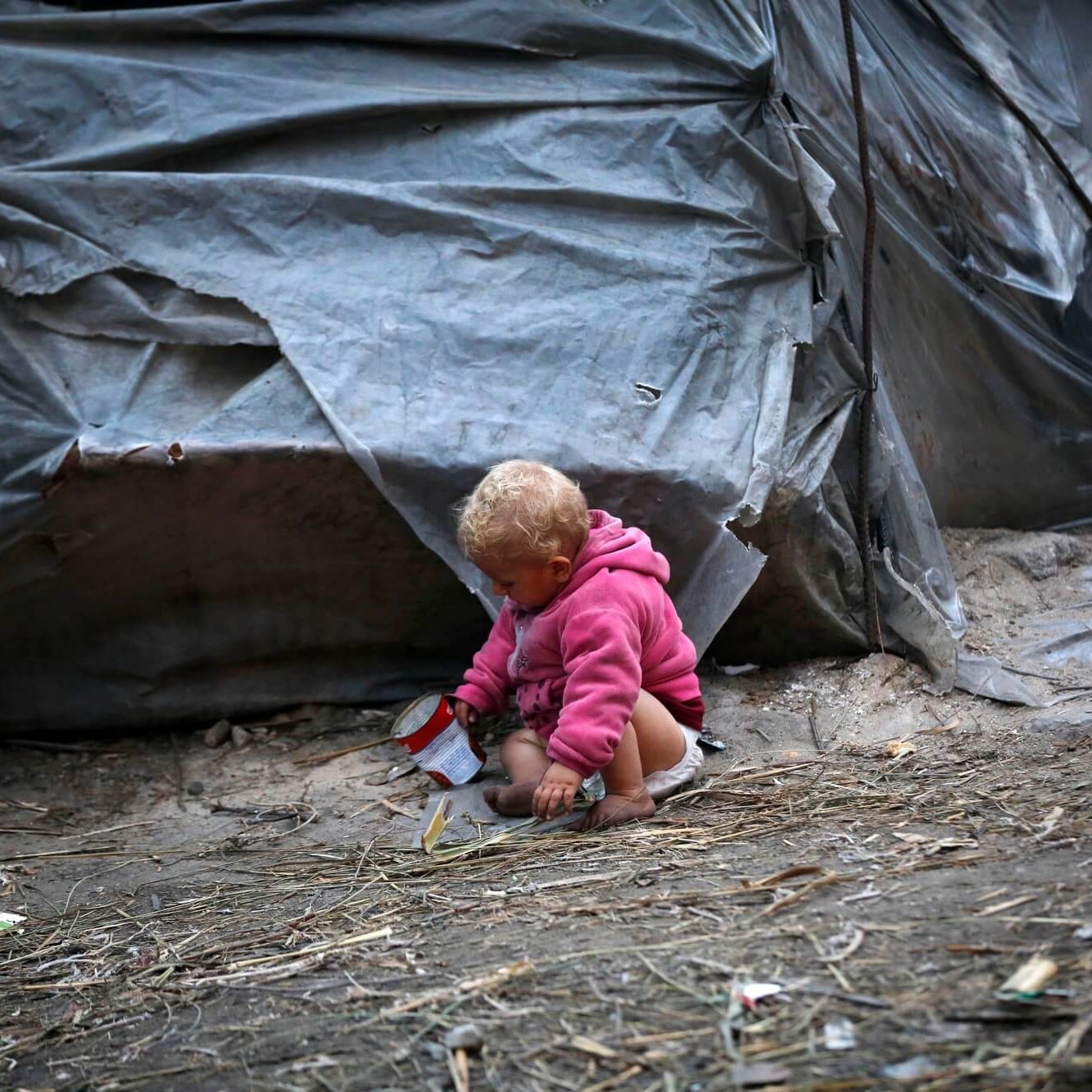 Tática de Israel para matar palestinos de fome é crime de guerra; bebês e crianças choram dia e noite