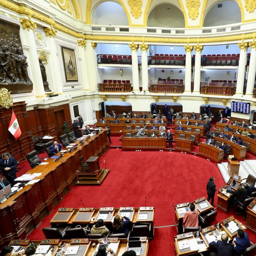 Congresso do Peru aprova lei que prescreve crimes de guerra e lesa humanidade