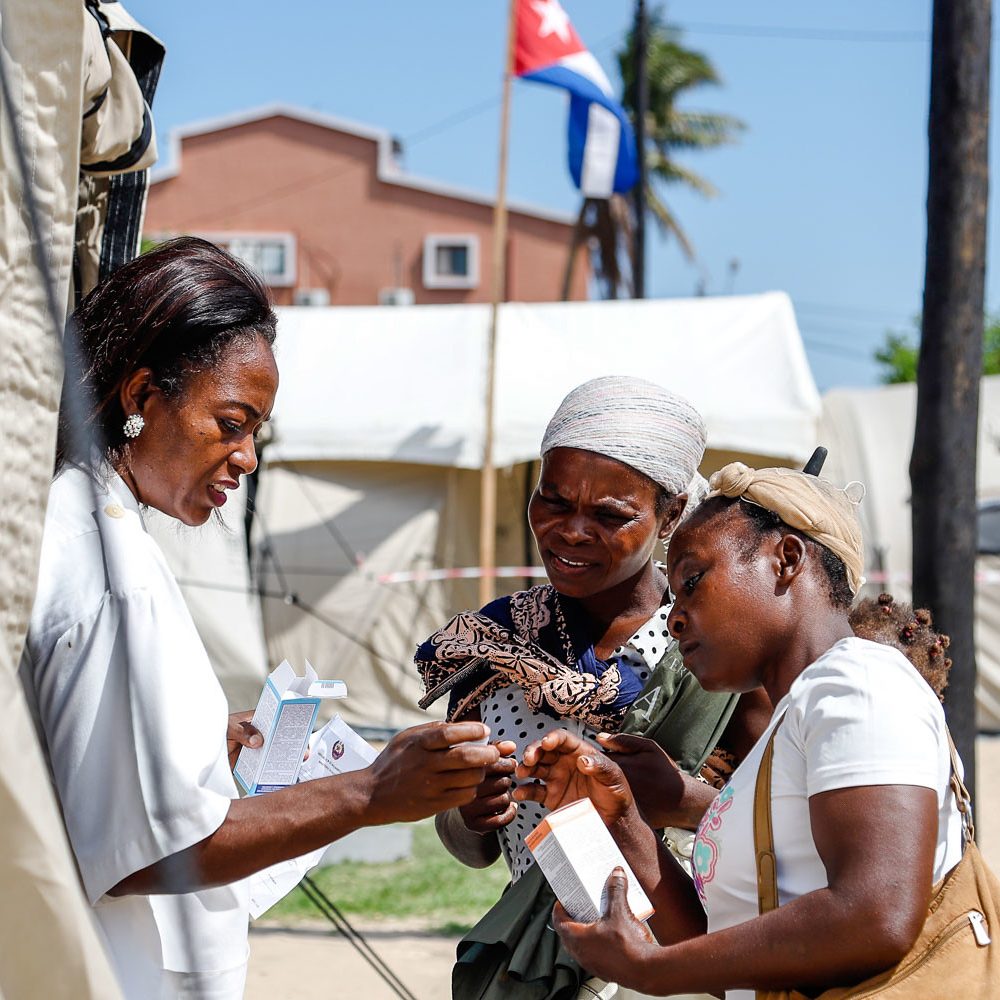 Em 60 anos, médicos cubanos já socorreram 165 países e resistem à perseguição dos EUA