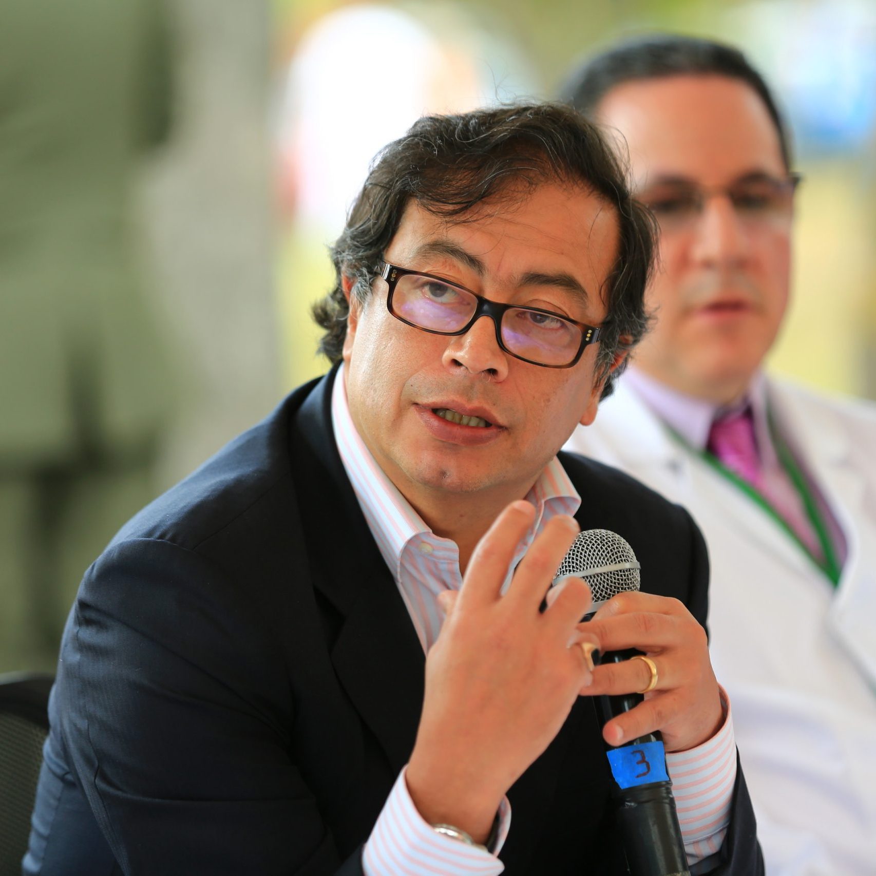 Presidente colombiano Gustavo Petro enfrenta escândalo de corrupção envolvendo altos funcionários