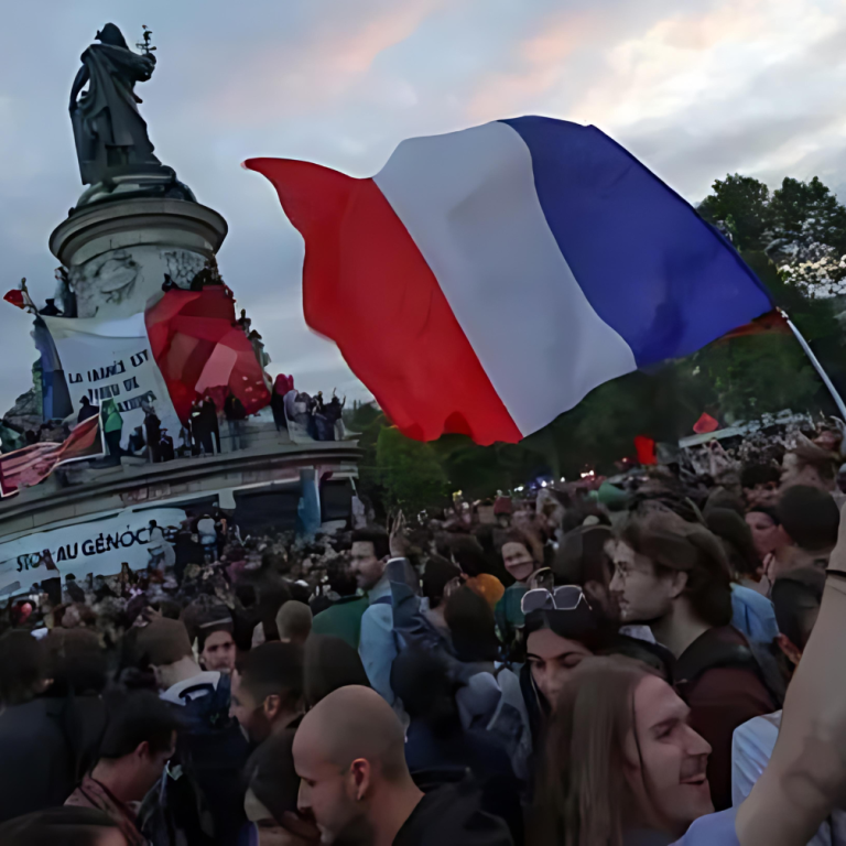 França comemora resultado das eleições