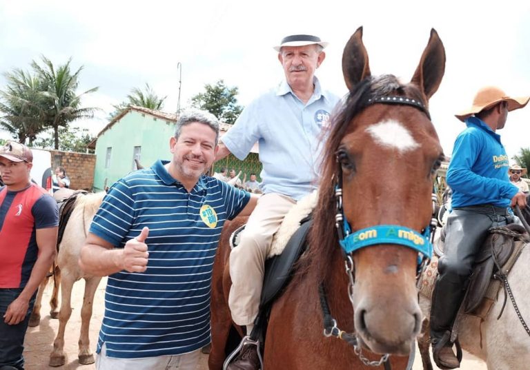 Pai de Arthur Lira expulsou camponeses de fazenda, mas não declarou imóvel ao TSE