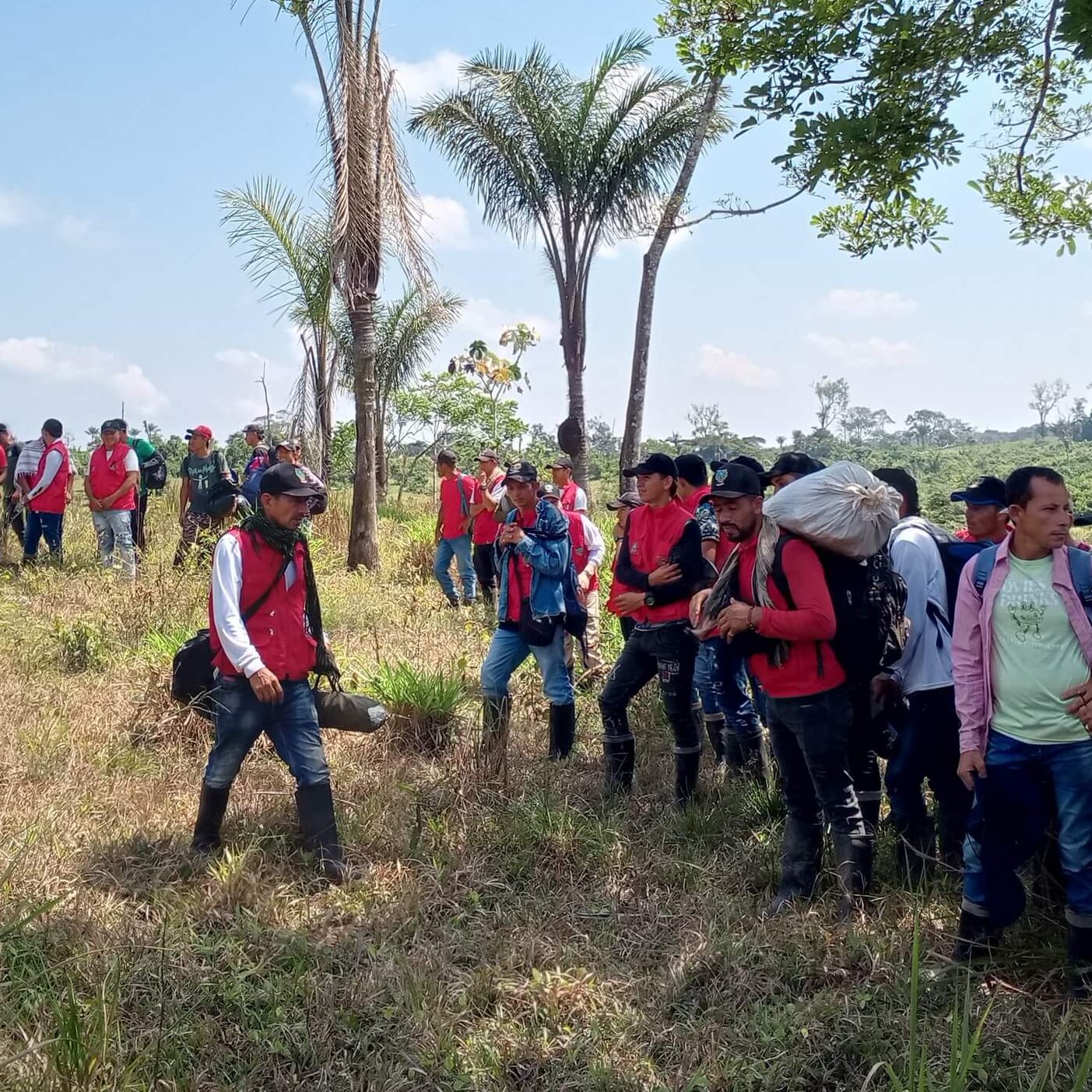 Colômbia: camponeses detêm soldados em protesto contra violência militar