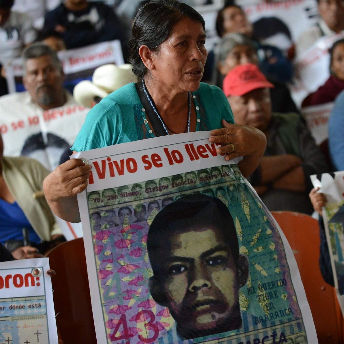 Após 10 anos, caberá a Sheinbaum revelar ação do exército do México em massacre de Ayotzinapa